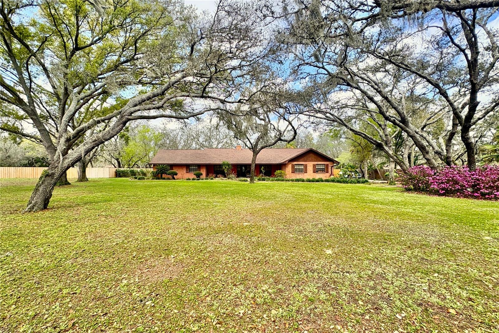 Photo of 12506 SHADOW RUN BOULEVARD RIVERVIEW FL 33569