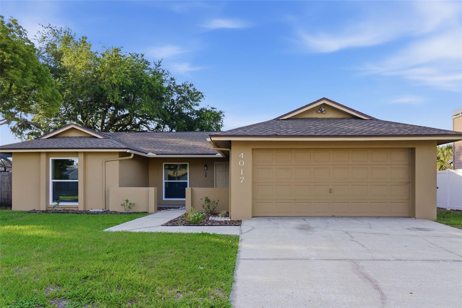 Photo of 4017 BRAESGATE LANE TAMPA FL 33624