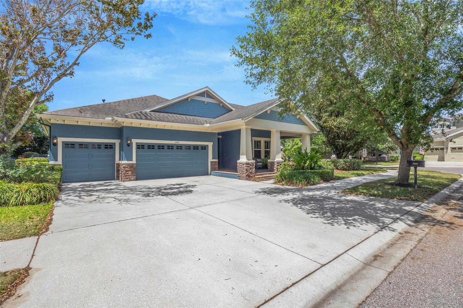 Photo of 5201 SPARROWGLEN PLACE LITHIA FL 33547