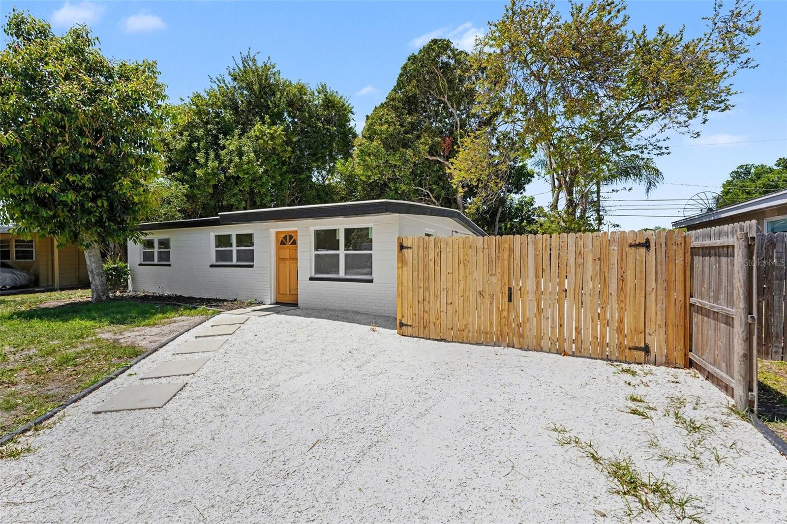 Photo of 9482 CRESTVIEW STREET SEMINOLE FL 33772