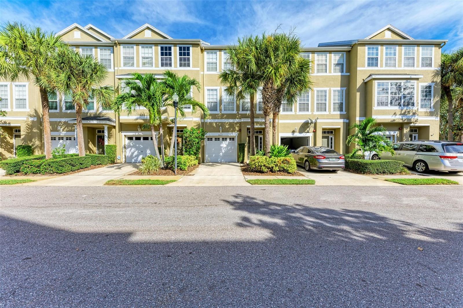 Photo of 3047 POINTEVIEW DRIVE TAMPA FL 33611