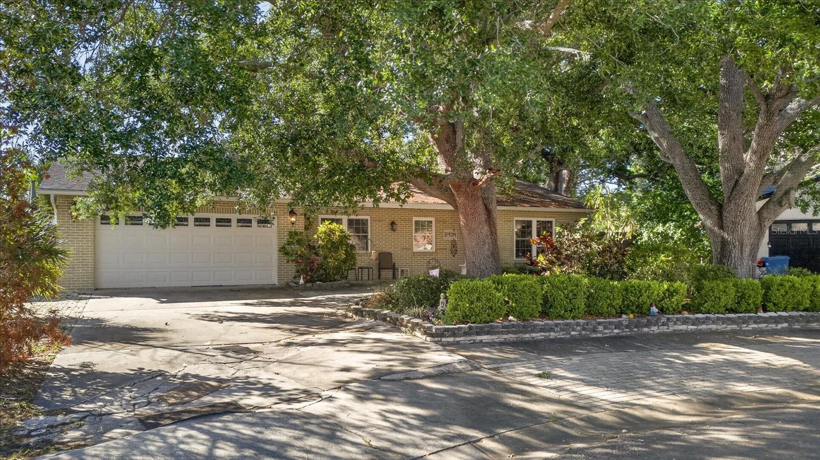 Photo of 8404 SANDSTONE COURT TAMPA FL 33615