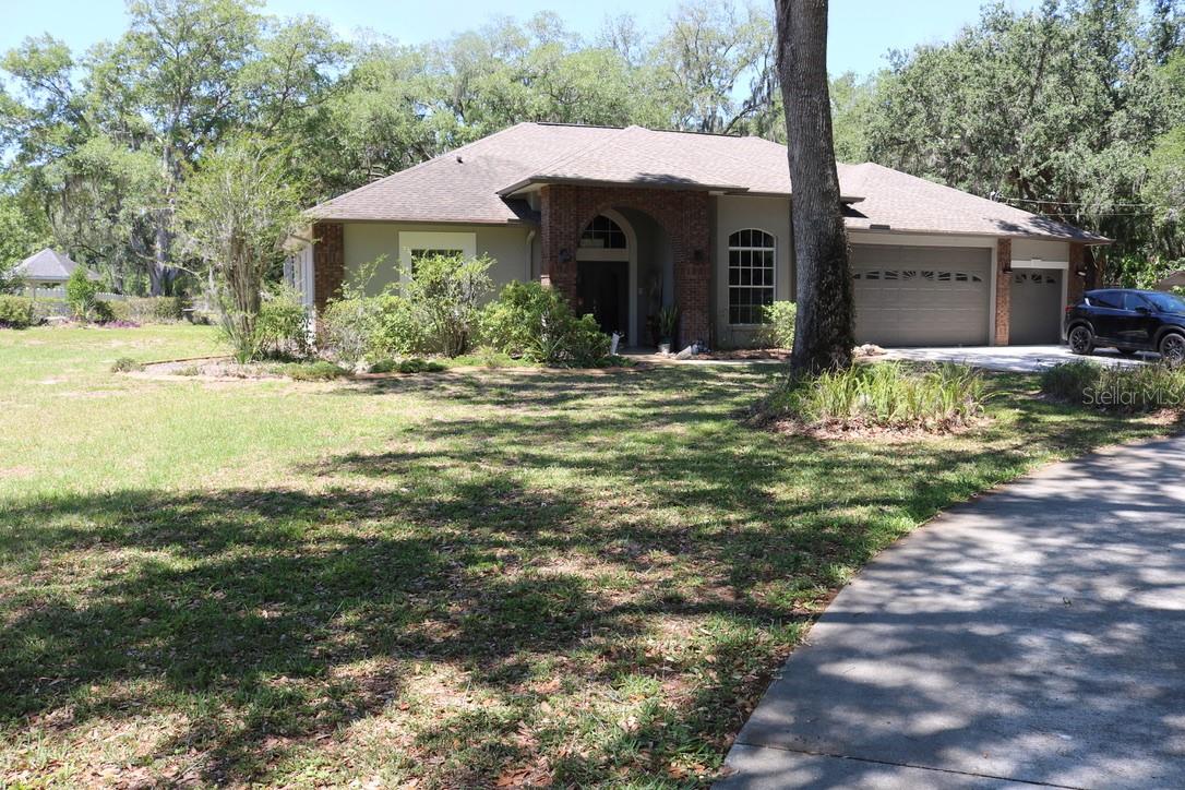 Photo of 19150 LIVINGSTON AVENUE LUTZ FL 33559