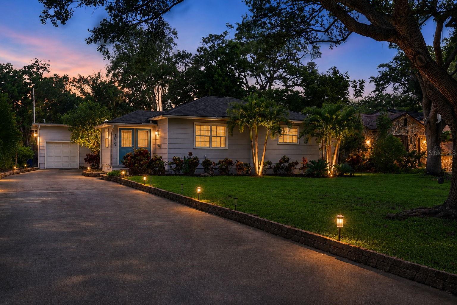 Photo of 1055 MONTICELLO BOULEVARD ST PETERSBURG FL 33703