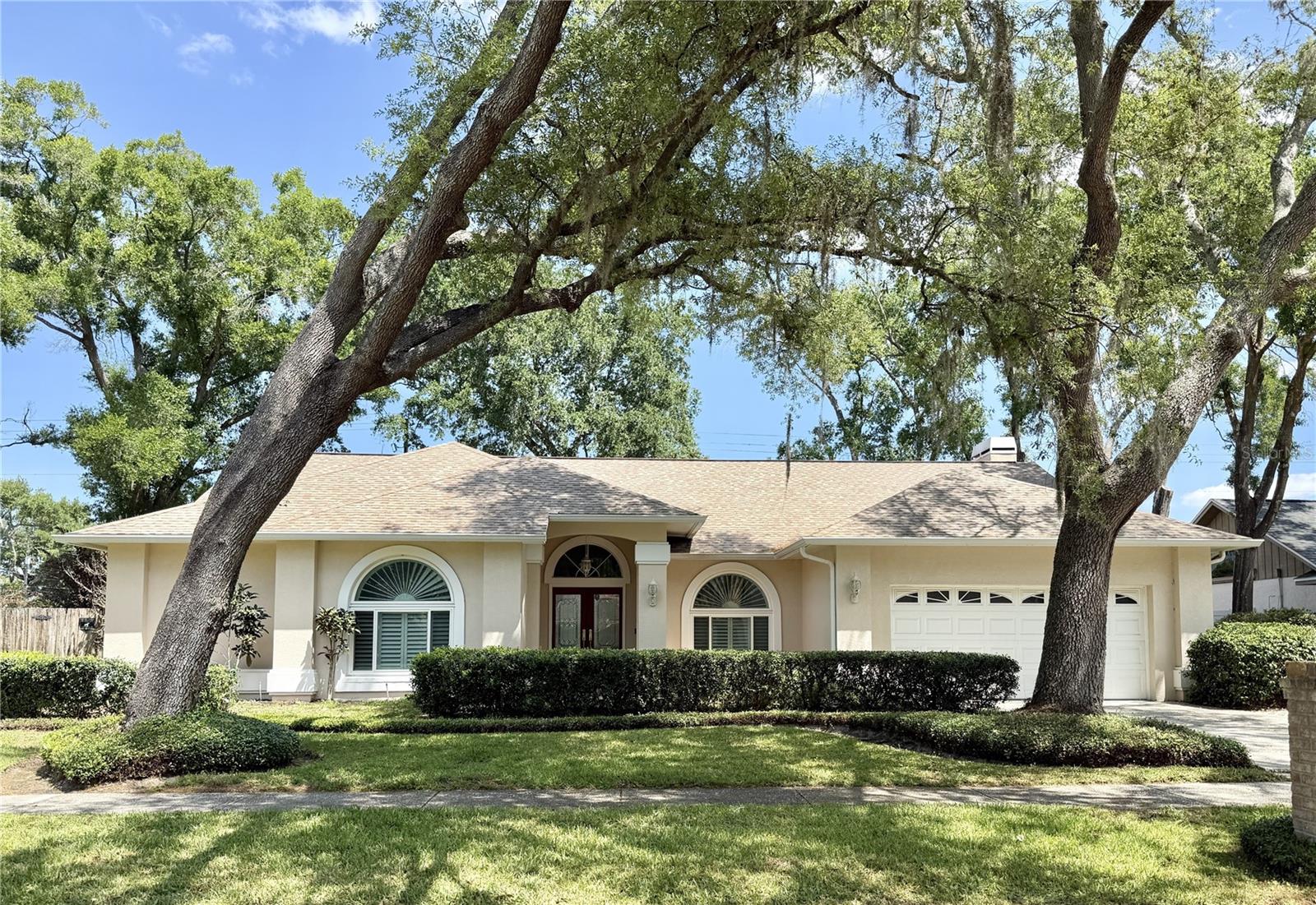 Photo of 6326 N QUEENSWAY DR TEMPLE TERRACE FL 33617