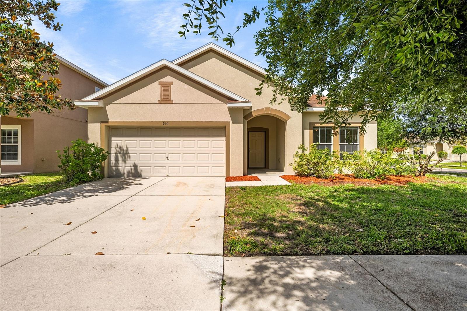 Photo of 910 FERN LEAF DRIVE RUSKIN FL 33570