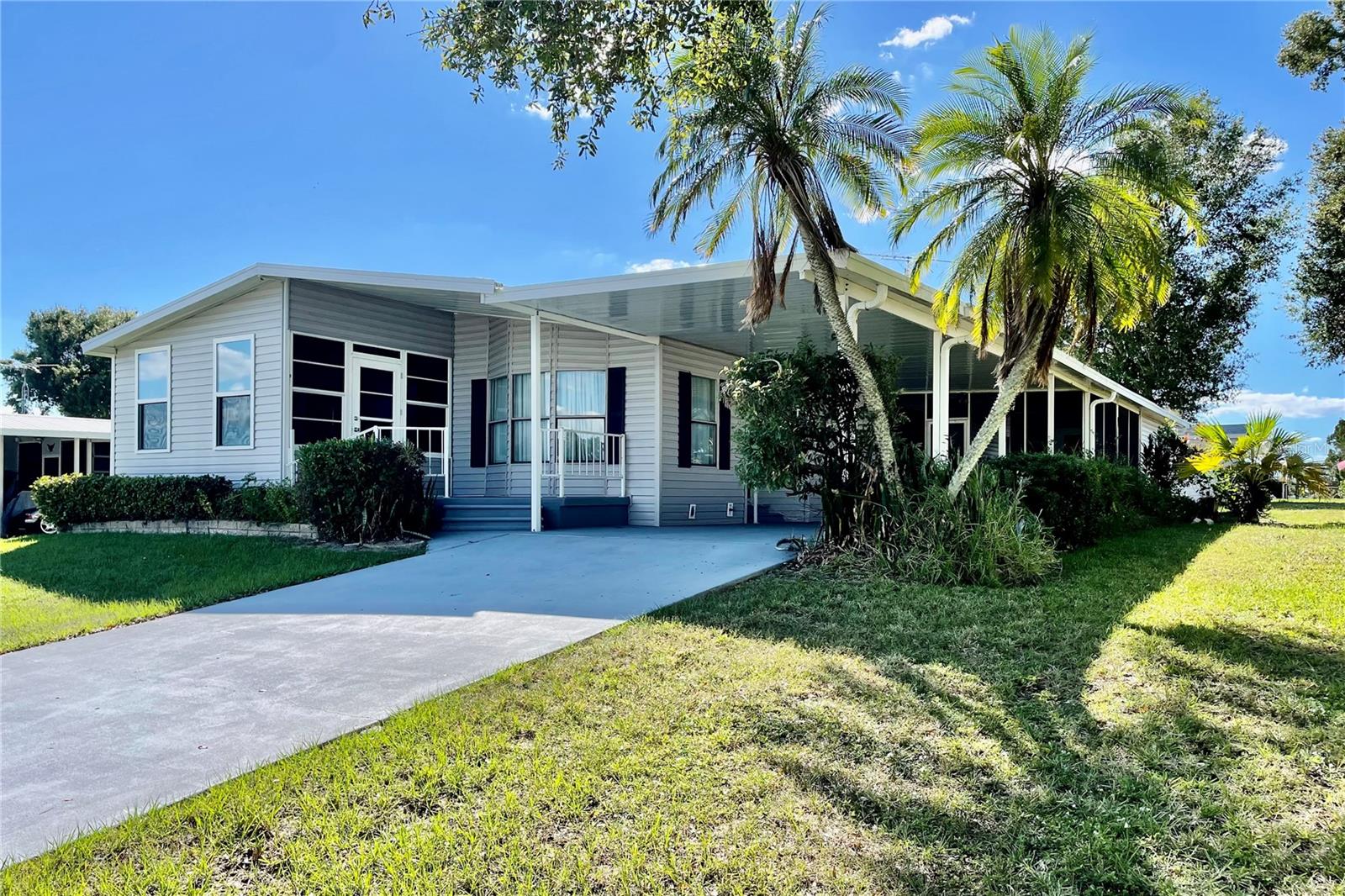 Photo of 116 S WINTER CIRCLE AVON PARK FL 33825