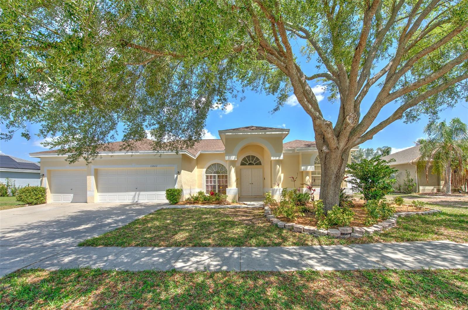 Photo of 13022 CARLINGTON LANE RIVERVIEW FL 33579