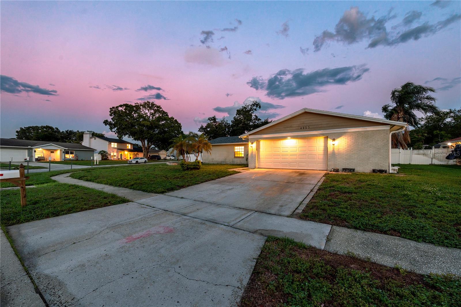 Photo of 4953 PENNSBURY DRIVE TAMPA FL 33624