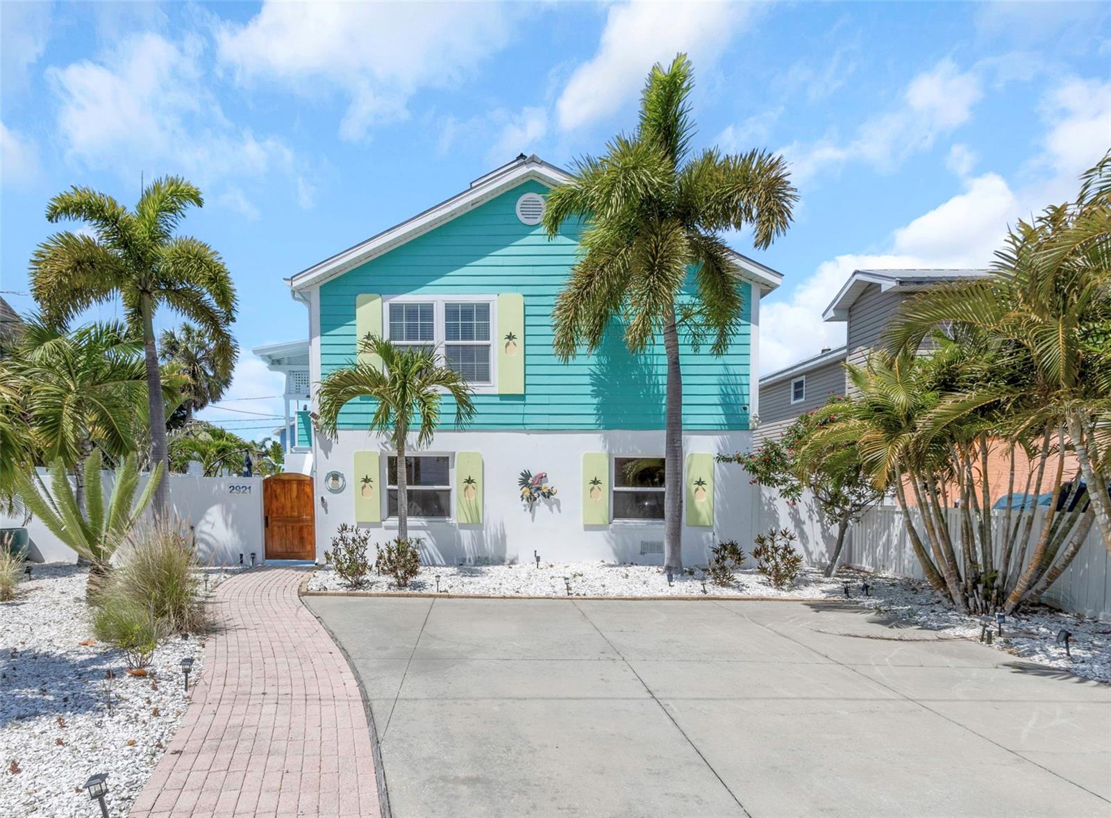 Photo of 2921 DUPONT STREET GULFPORT FL 33707