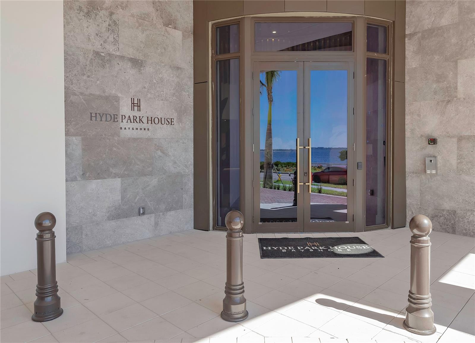 Photo of 2103 BAYSHORE BOULEVARD #703 TAMPA FL 33606