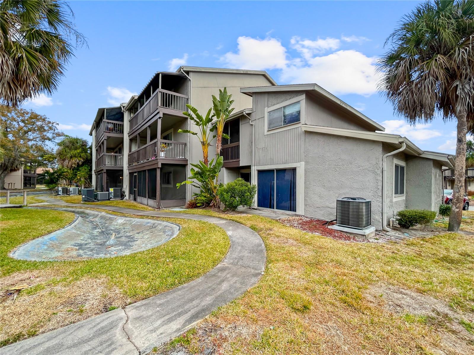 Photo of 6336 NEWTOWN CIRCLE #36B2 TAMPA FL 33615