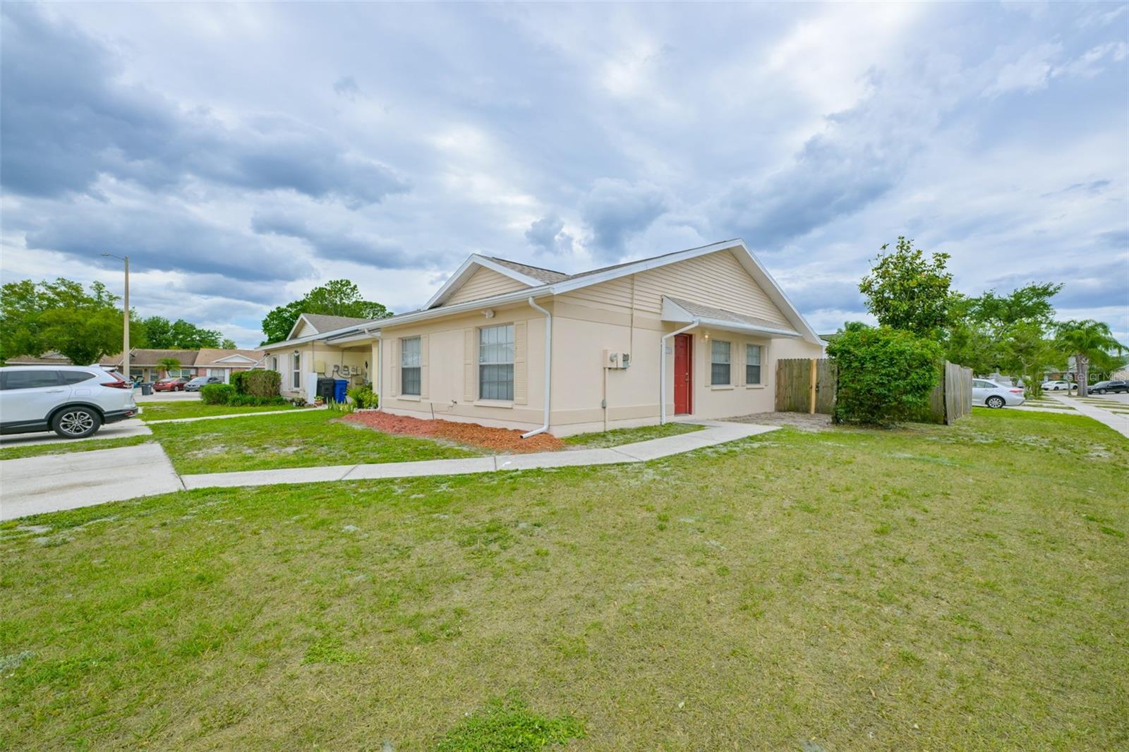 Photo of 1720 OAK BRANCH COURT BRANDON FL 33511