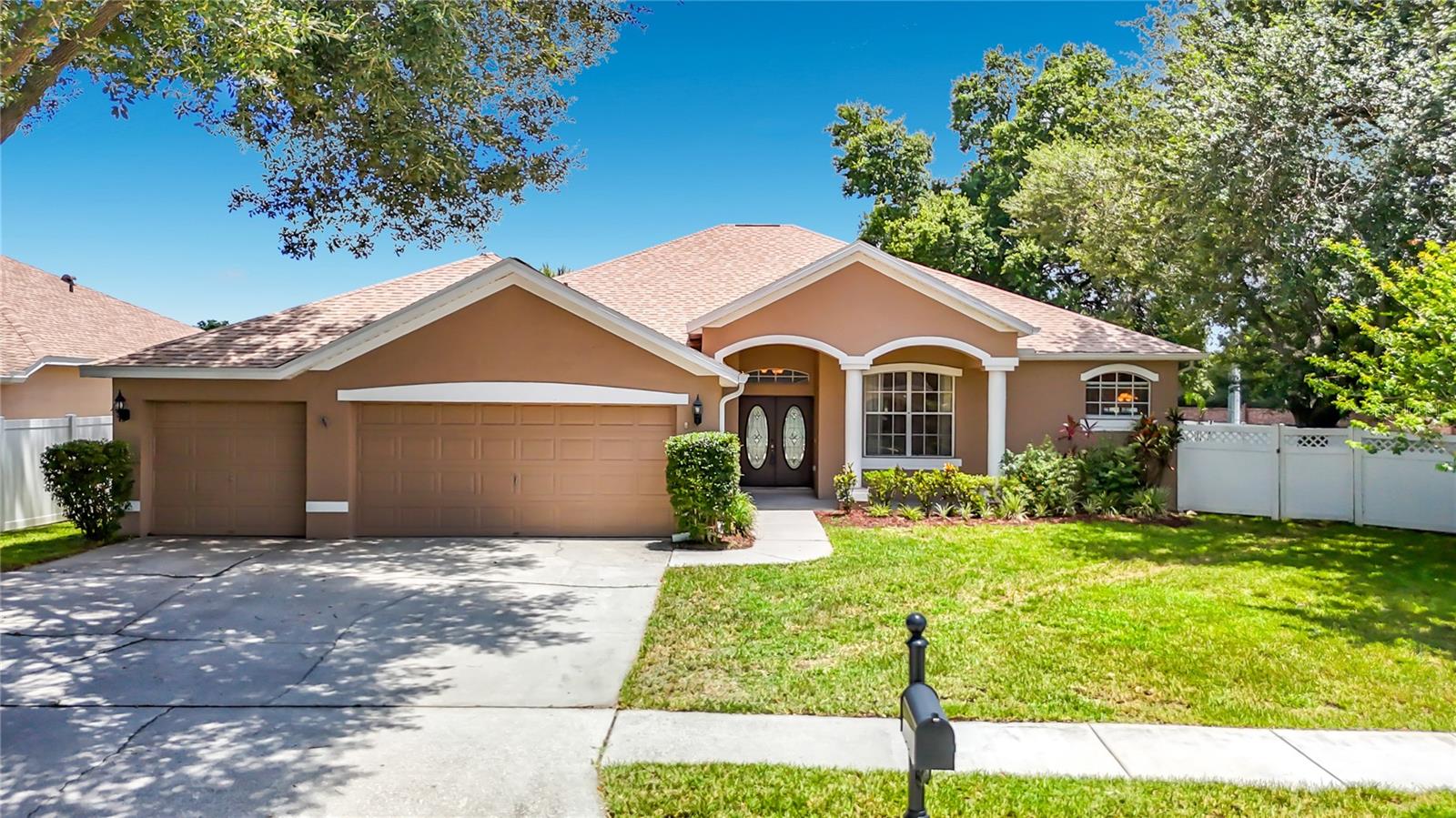 Photo of 2866 DUNCAN TREE CIRCLE VALRICO FL 33594