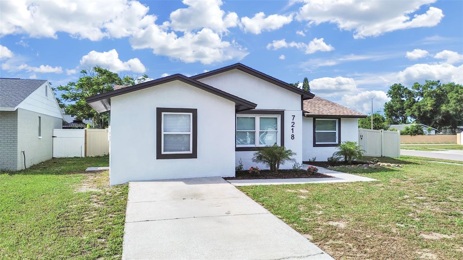 Photo of 7218 LUNITA COURT TAMPA FL 33625