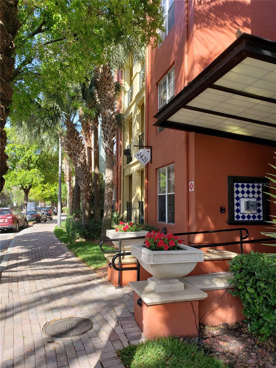 Photo of 402 S ARMENIA AVENUE #114 TAMPA FL 33609