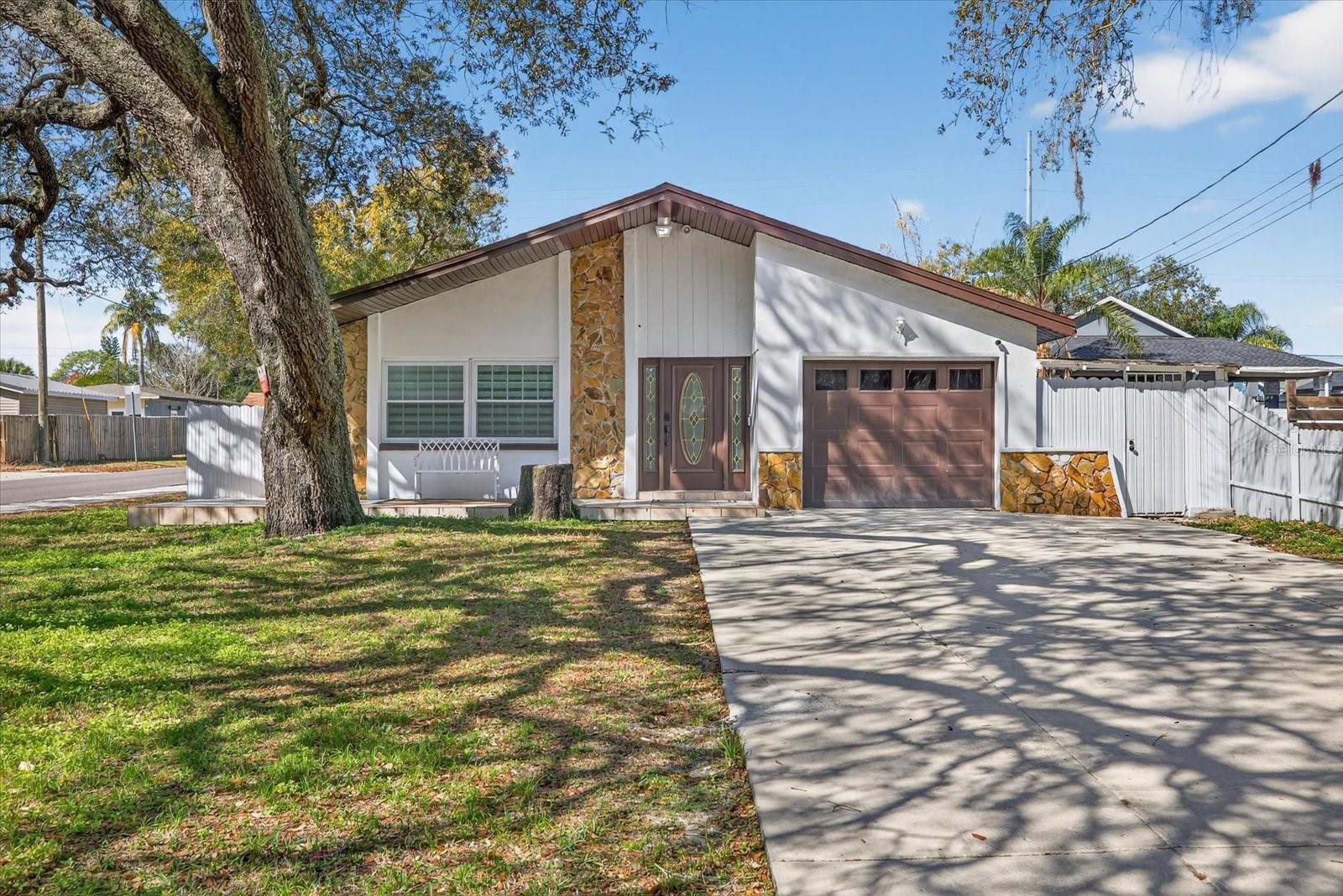 Photo of 8902 N HAMNER AVENUE TAMPA FL 33604