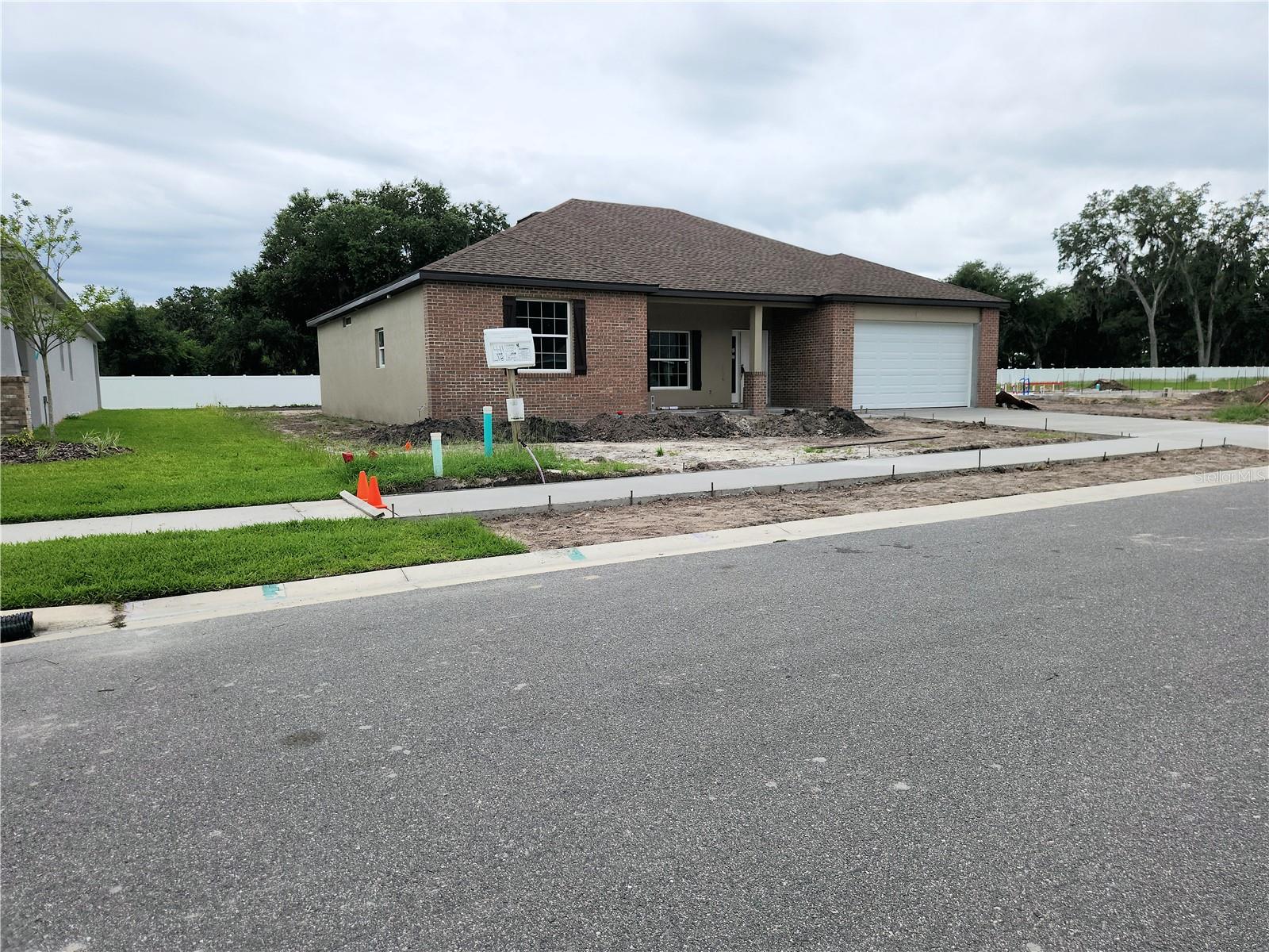Photo of 411 SHANNON ESTATES COURT PLANT CITY FL 33563