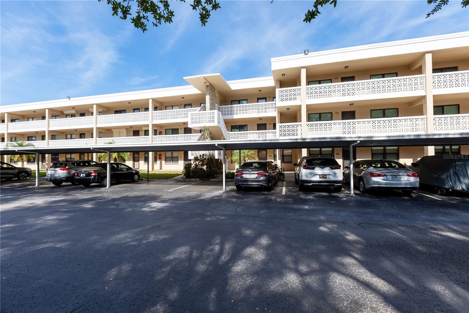 Photo of 5080 LOCUST STREET #322 ST PETERSBURG FL 33703