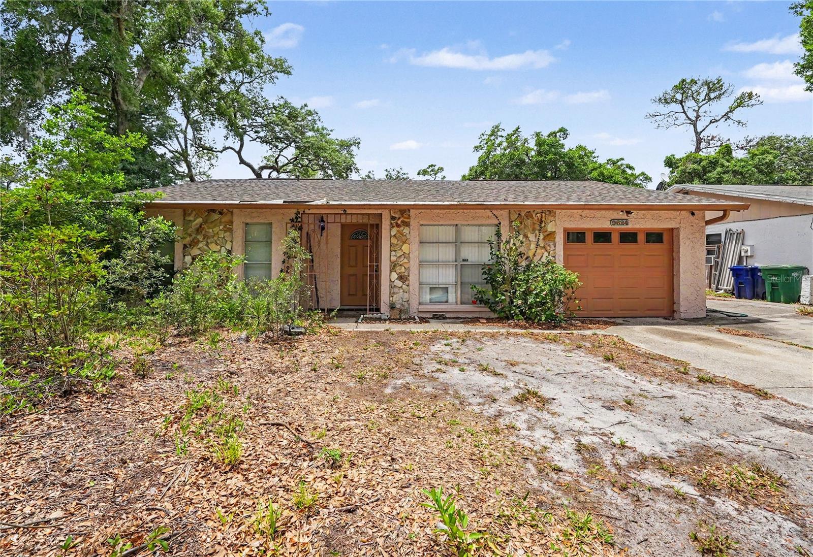 Photo of 9624 HIDDEN OAKS CIRCLE TAMPA FL 33612
