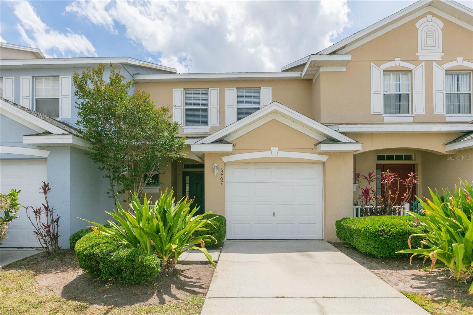 Photo of 6407 BARKSDALE WAY RIVERVIEW FL 33578