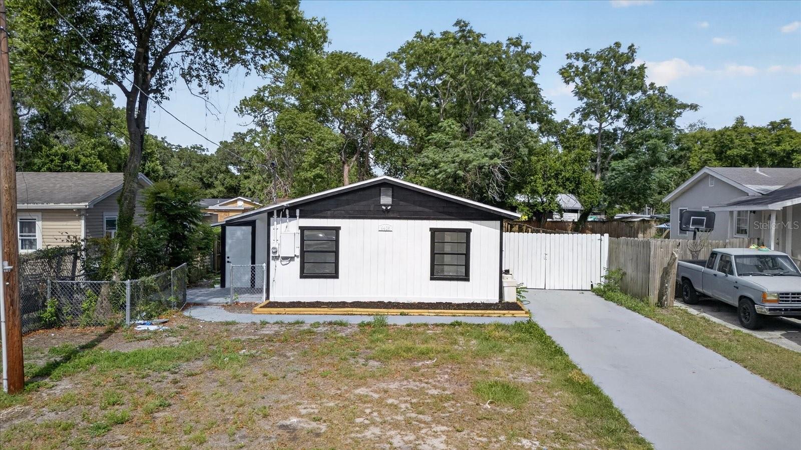 Photo of 9405 N MARY AVENUE TAMPA FL 33612