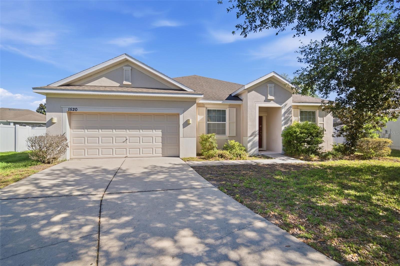 Photo of 1520 RHODESWELL LANE DOVER FL 33527