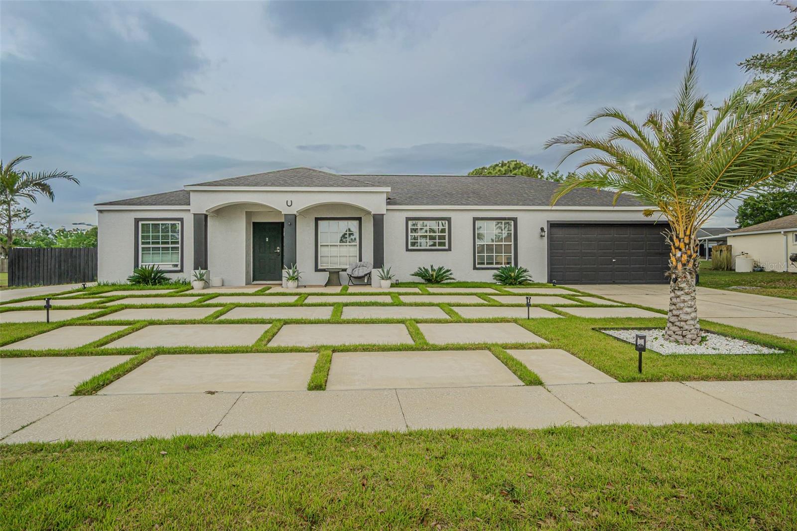 Photo of 12121 COLONIAL ESTATES LANE RIVERVIEW FL 33579