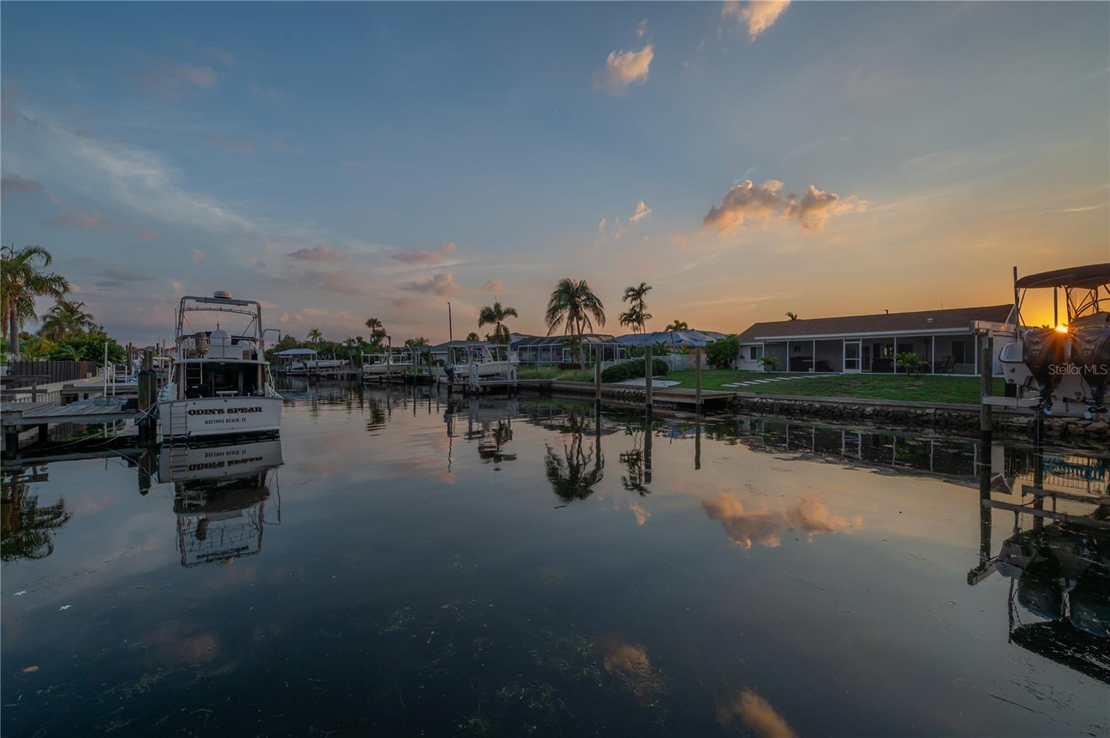Photo of 6322 COTTONWOOD LANE APOLLO BEACH FL 33572