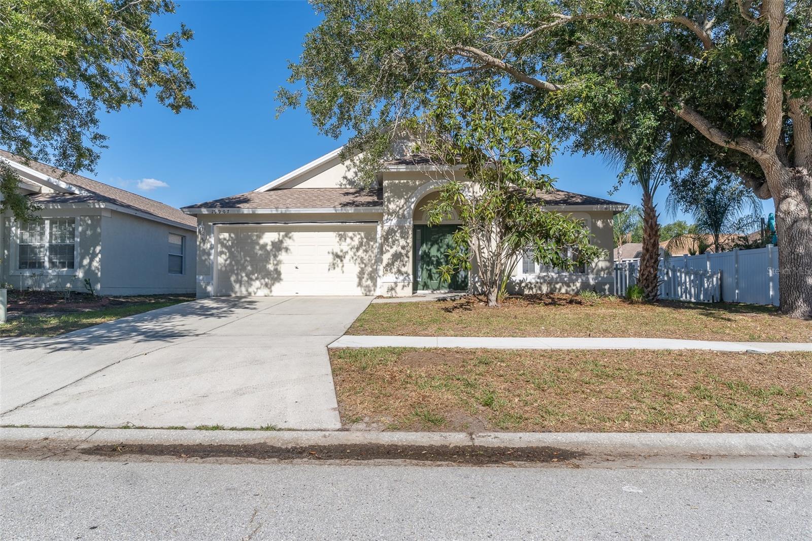 Photo of 12907 EARLY RUN LANE RIVERVIEW FL 33578