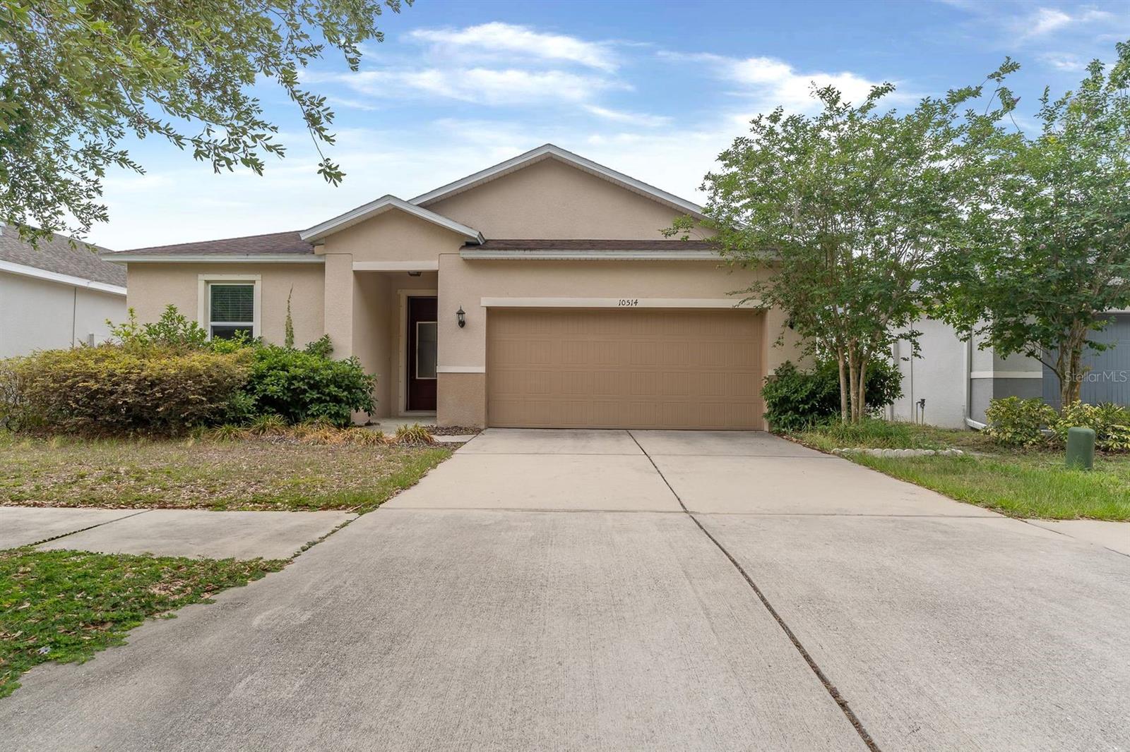 Photo of 10514 MEDFORD LAKE DRIVE RIVERVIEW FL 33578