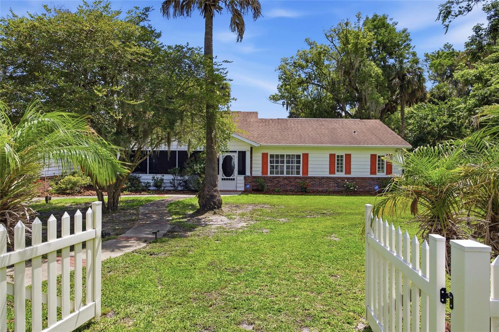 Photo of 1100 N PALMETTO STREET LEESBURG FL 34748