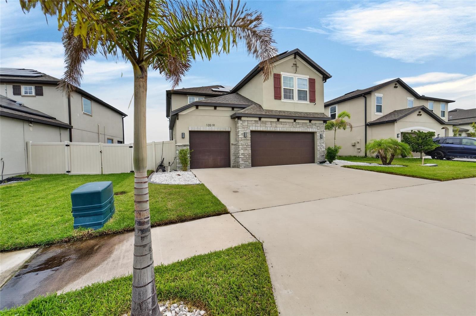 Photo of 13519 PALMERA VISTA DRIVE RIVERVIEW FL 33579