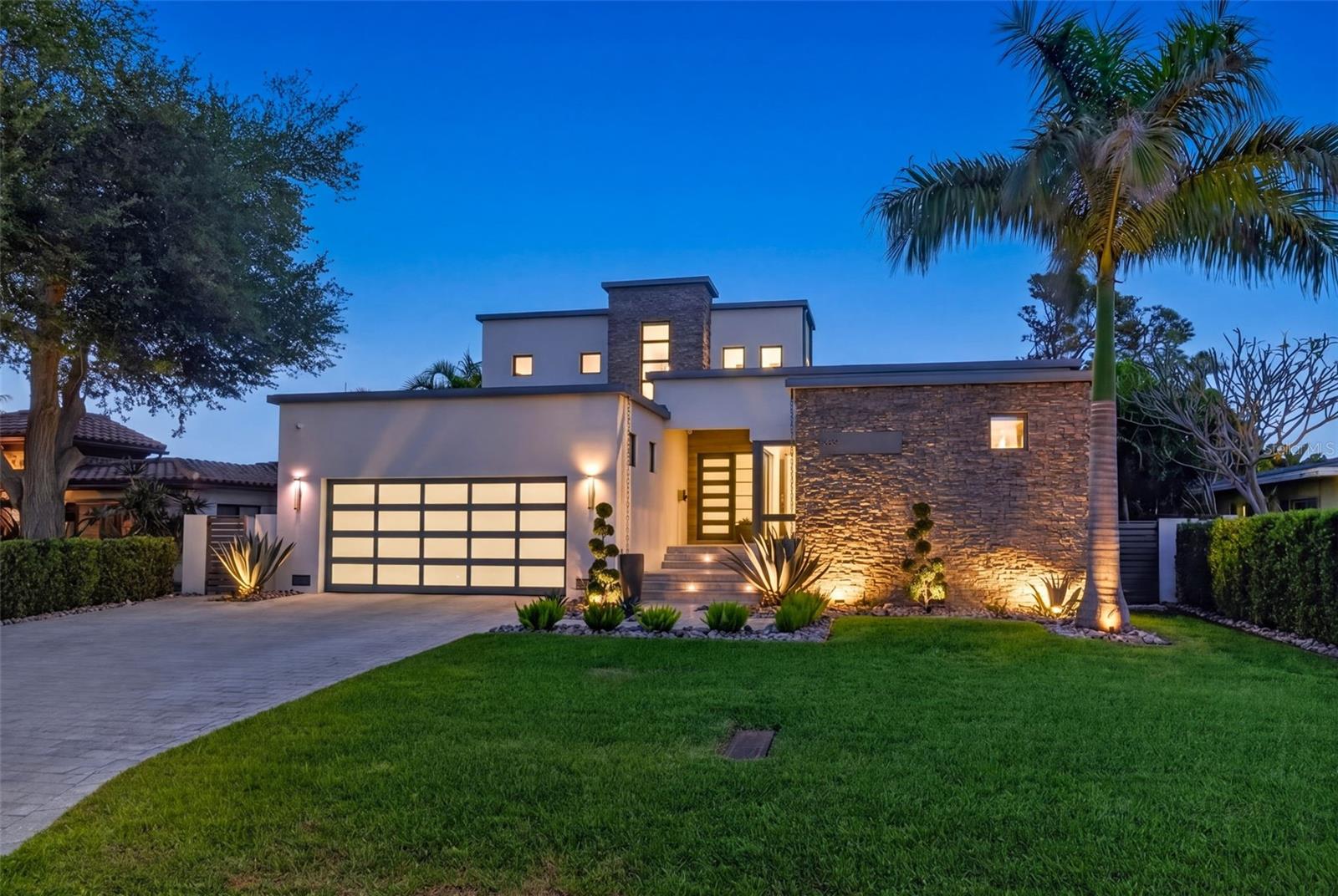 Photo of 874 PLACIDO WAY ST PETERSBURG FL 33704