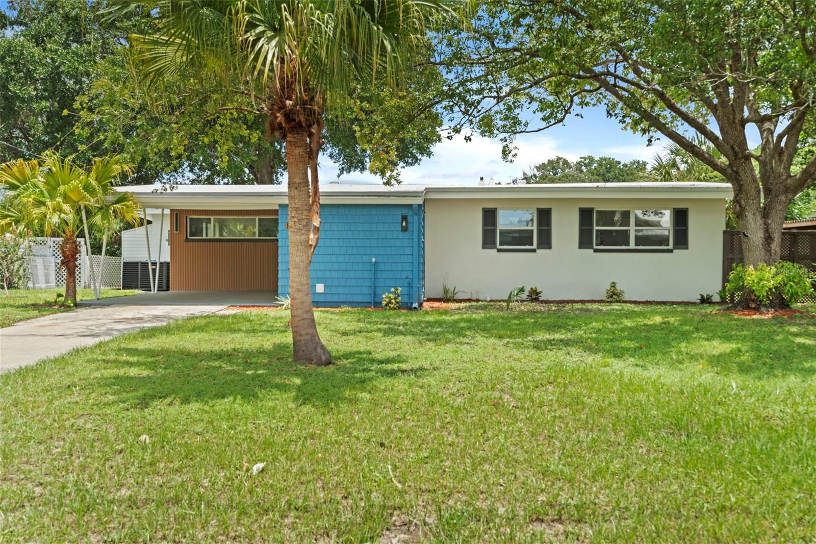 Photo of 10221 N FLEETWOOD DRIVE TAMPA FL 33612