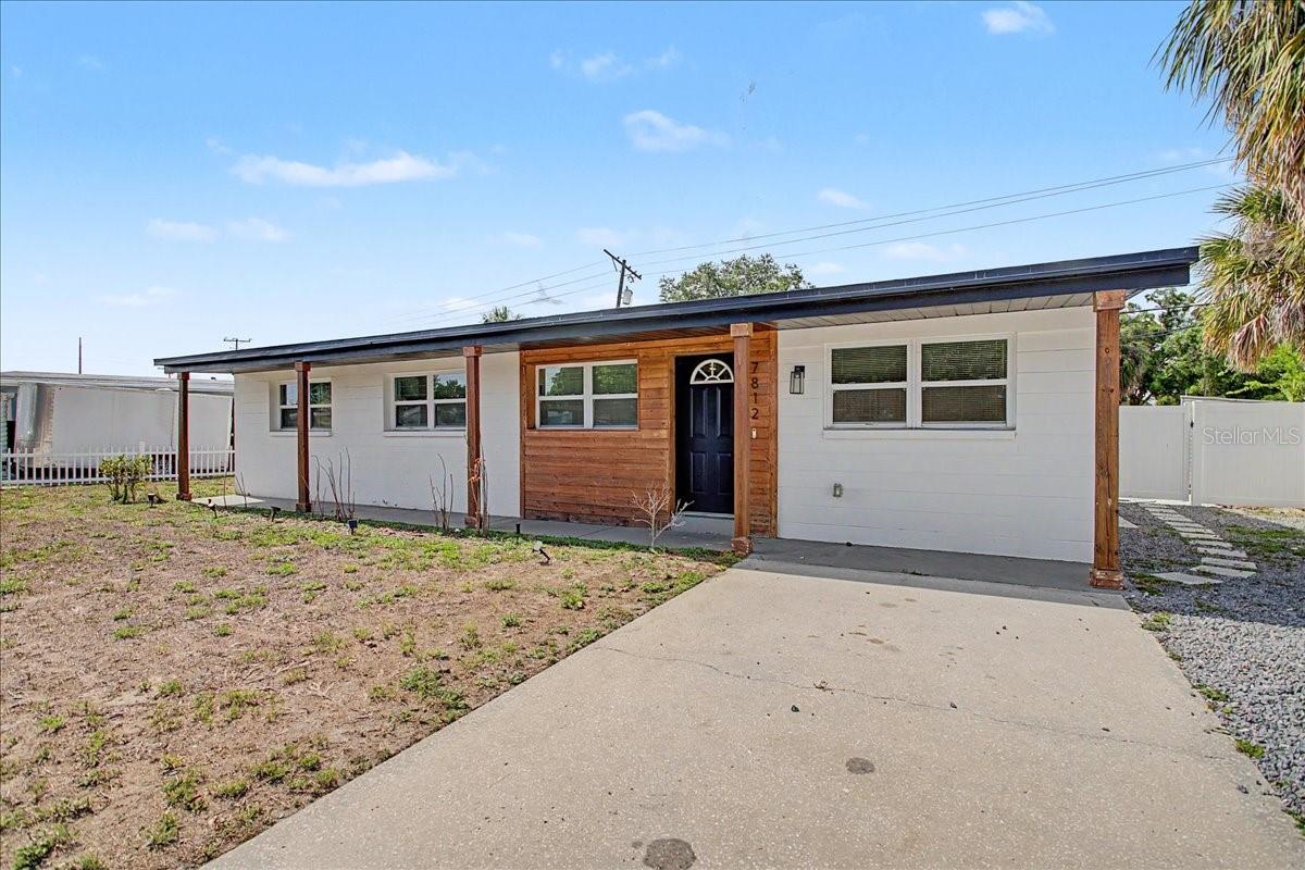Photo of 7812 RIDEOUT ROAD TAMPA FL 33619
