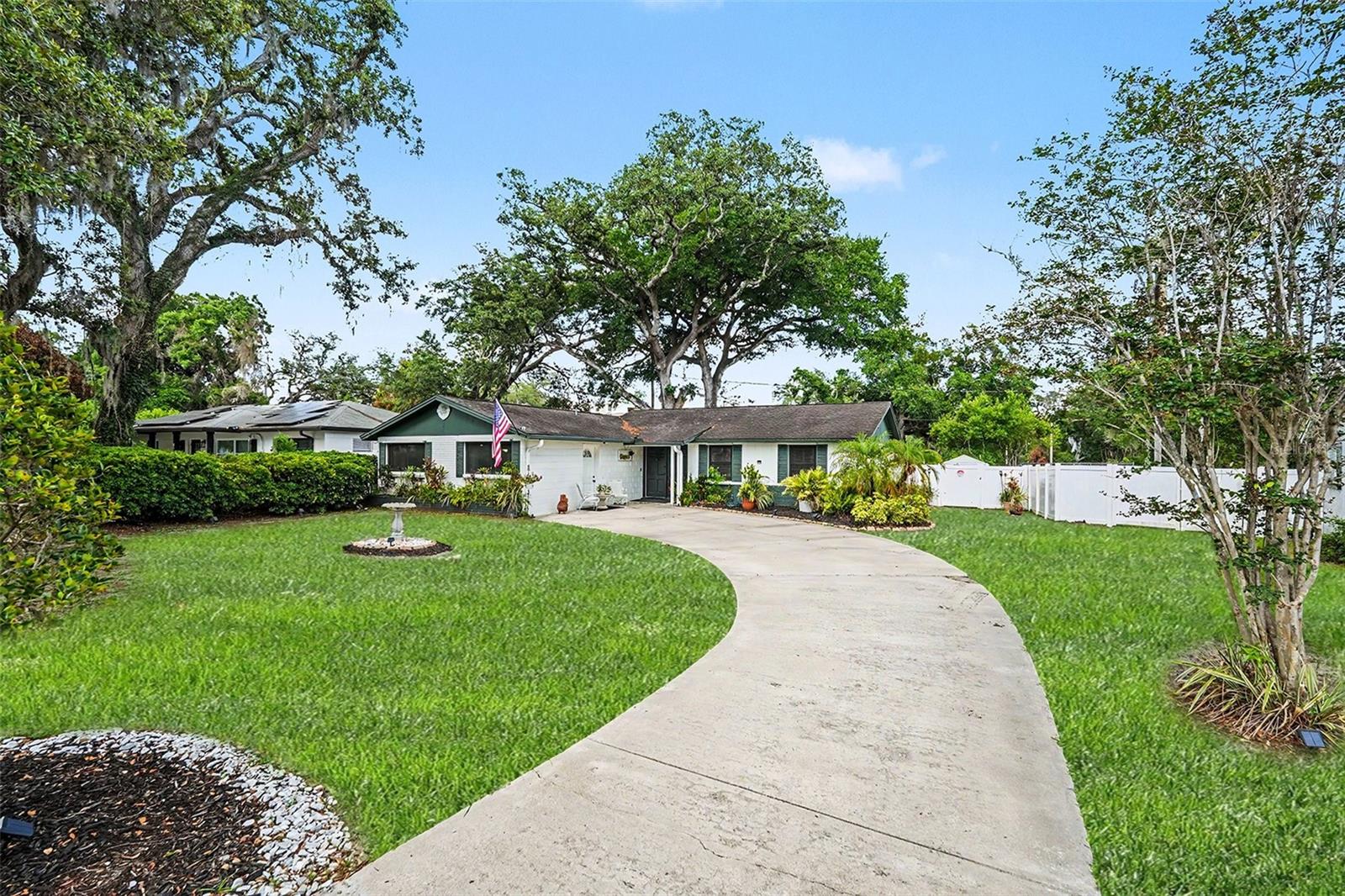 Photo of 8115 N OLA AVENUE TAMPA FL 33604