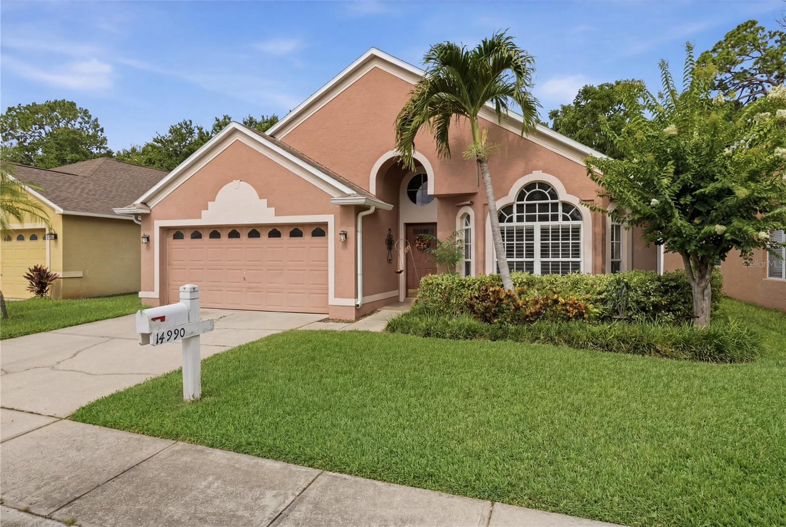 Photo of 14990 HIDDEN OAKS CIRCLE CLEARWATER FL 33764