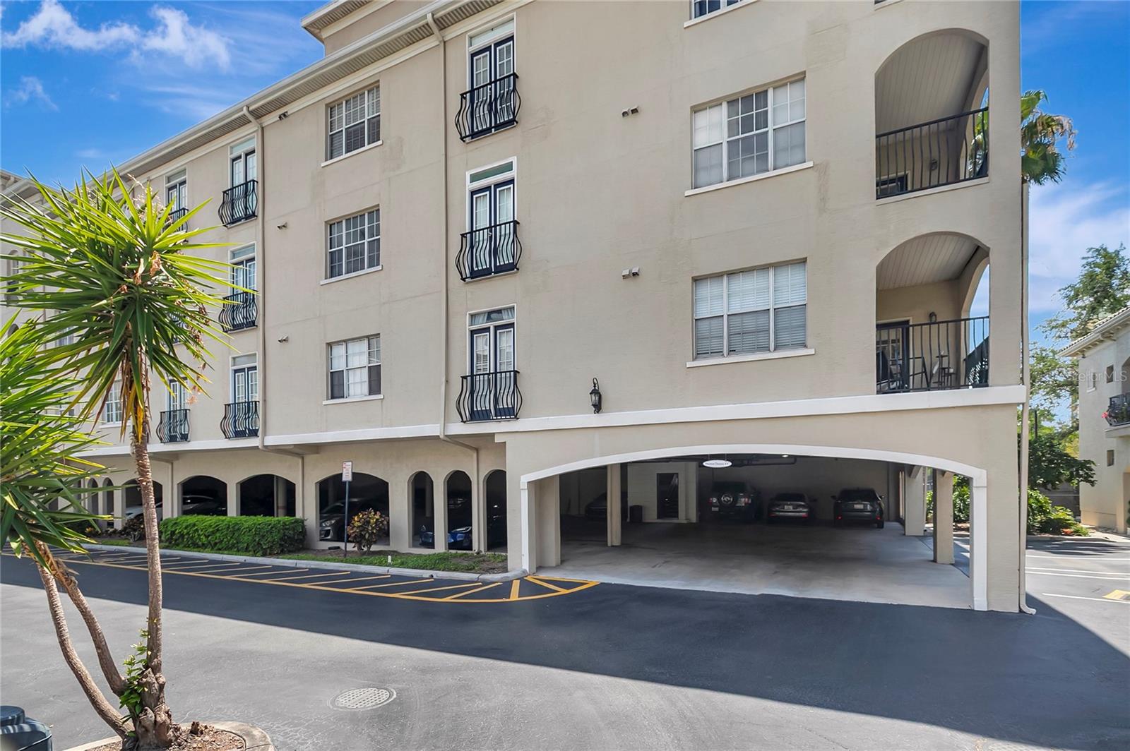 Photo of 501 KNIGHTS RUN AVENUE #2202 TAMPA FL 33602