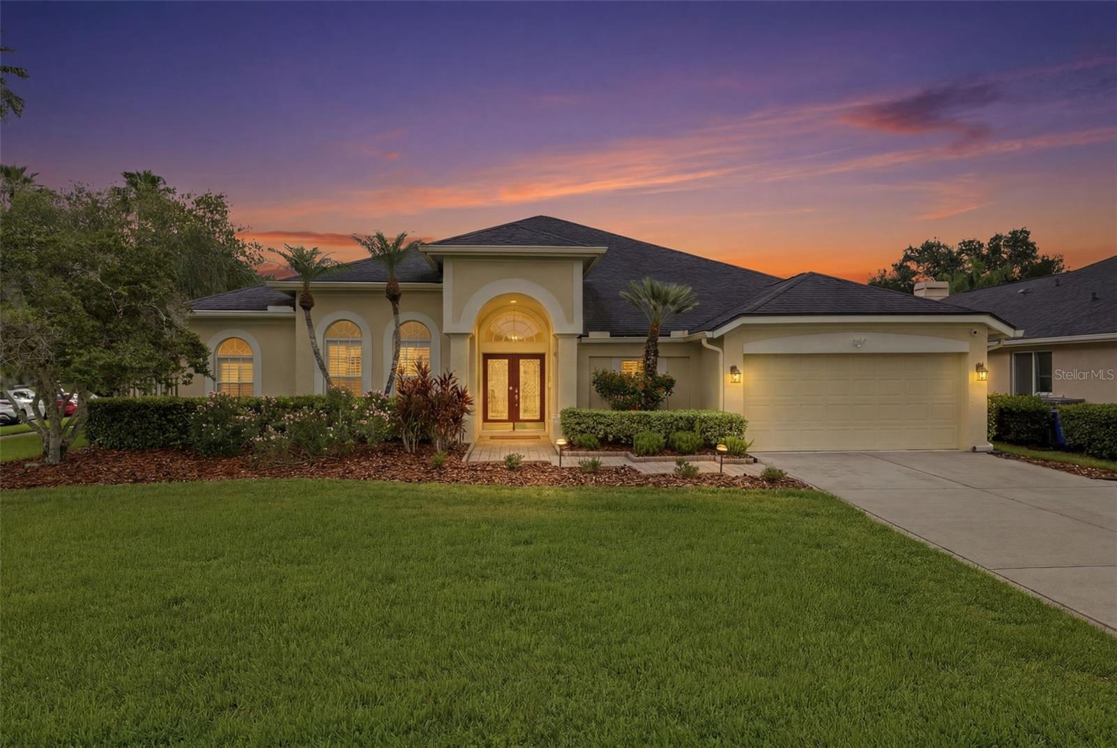Photo of 11902 WANDSWORTH DRIVE TAMPA FL 33626