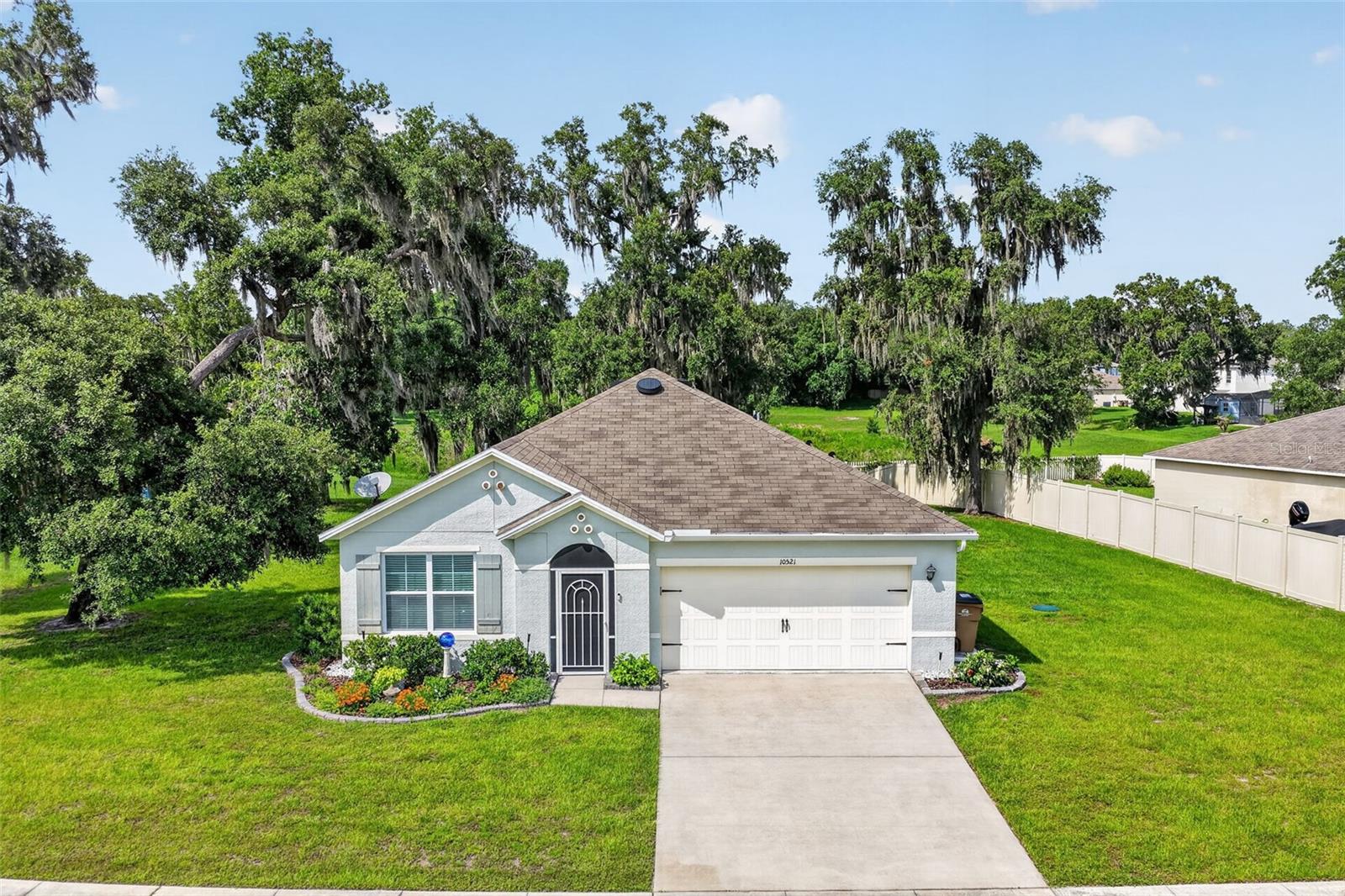 Photo of 10521 BRONZE LEAF COURT LEESBURG FL 34788