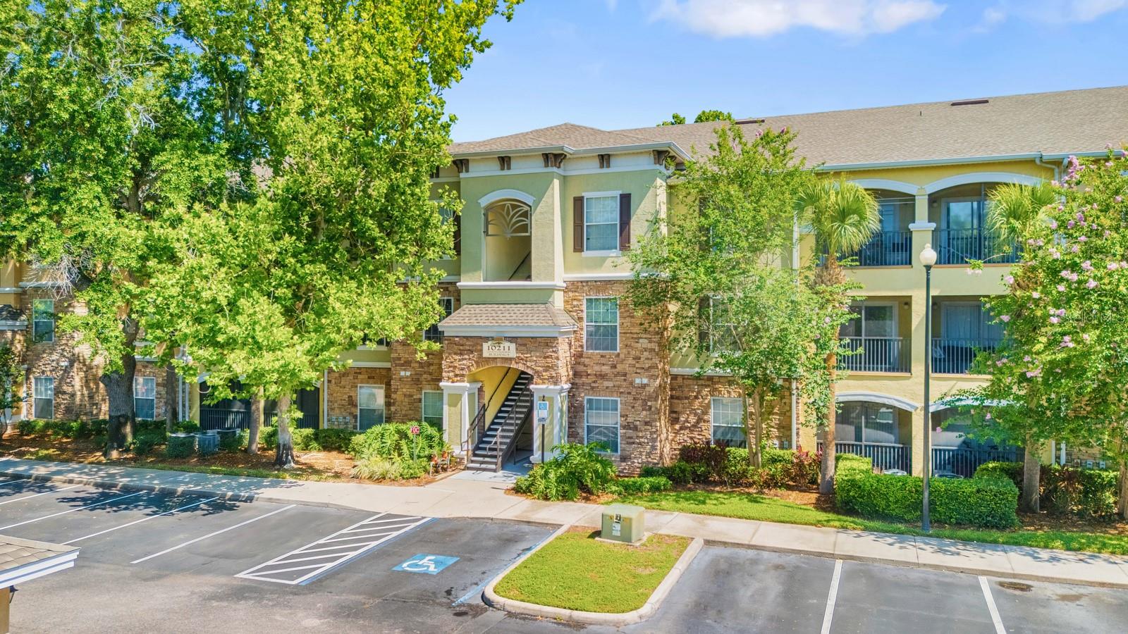 Photo of 10211 COURTNEY PALMS #303 TAMPA FL 33619