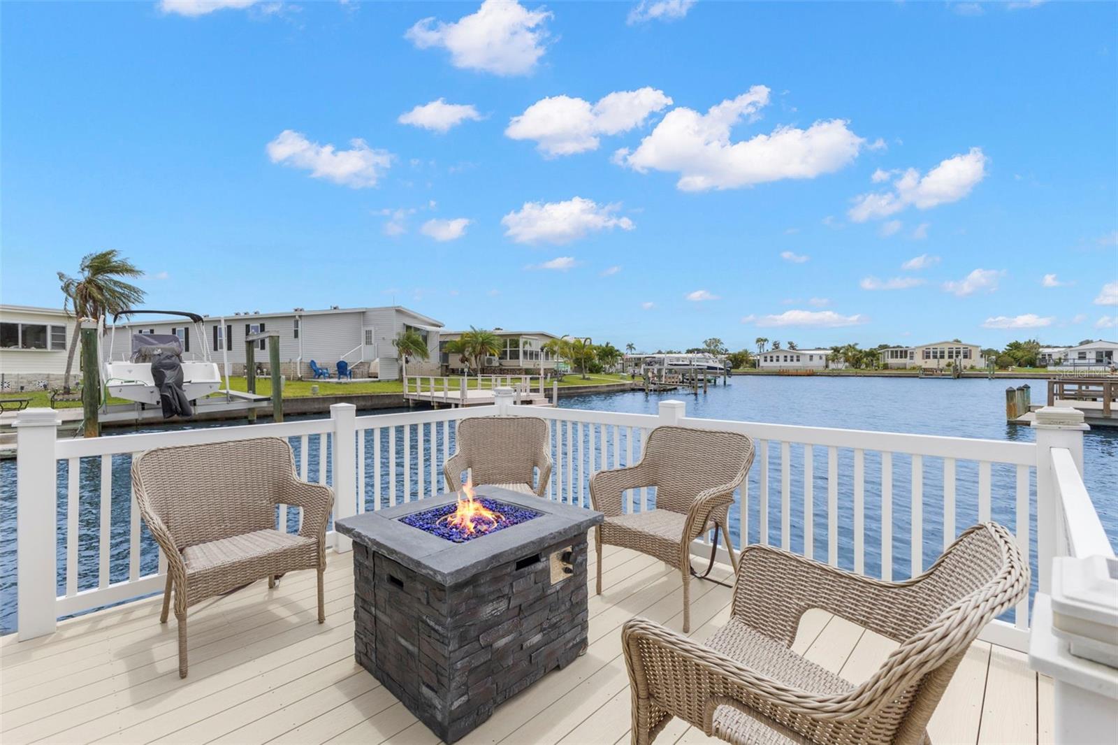 Photo of 124 AMERICANA COURT #214 ST PETERSBURG FL 33702