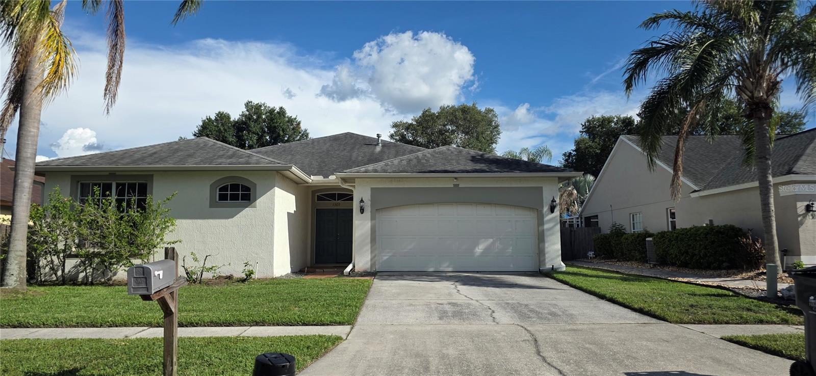 Photo of 1305 LAKEHURST WAY BRANDON FL 33511