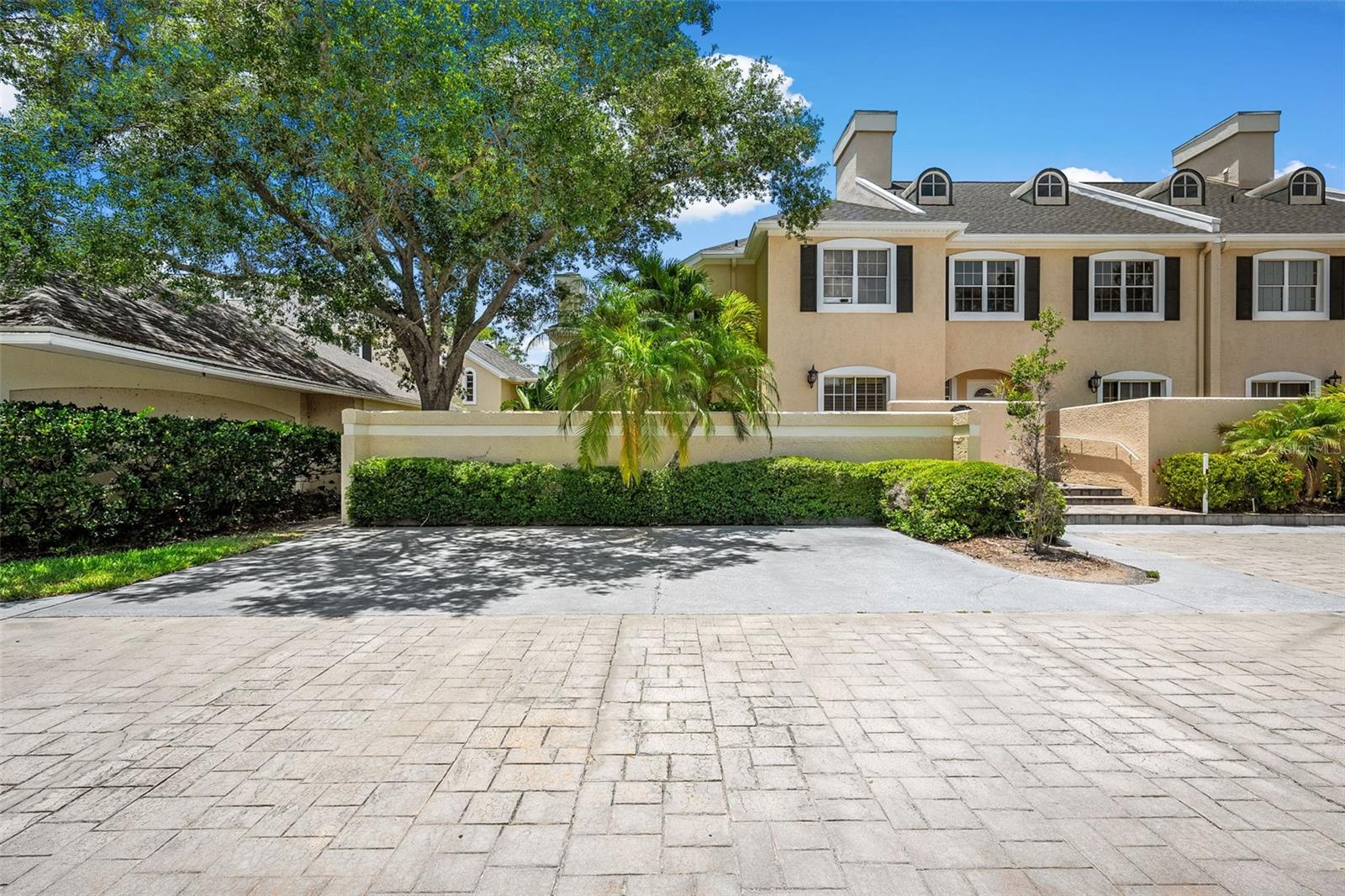 Photo of 13770 MARSEILLES COURT CLEARWATER FL 33762