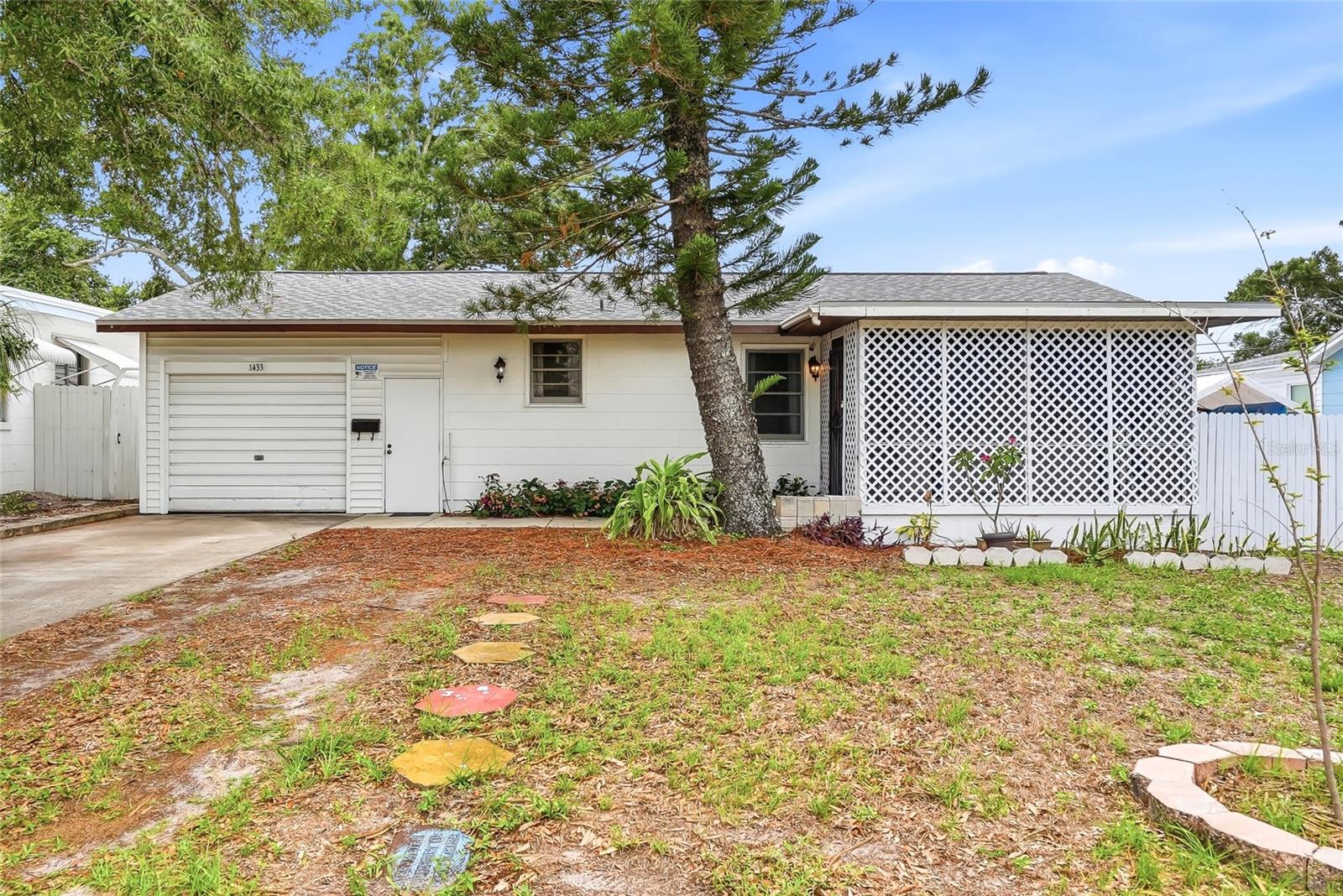 Photo of 1433 DE LEON STREET CLEARWATER FL 33756