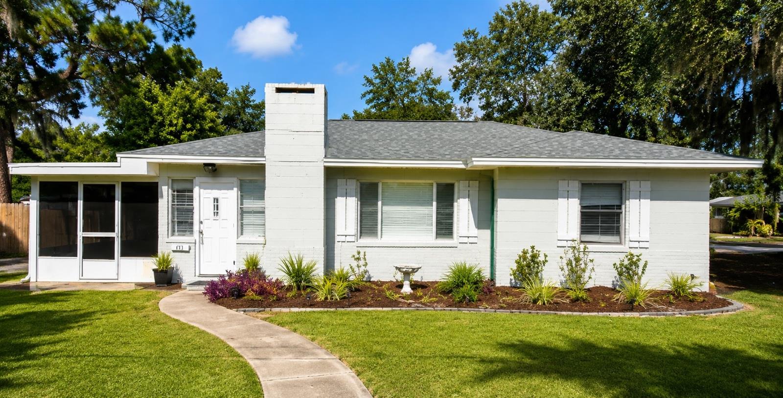 Photo of 111 S RHODES STREET MOUNT DORA FL 32757