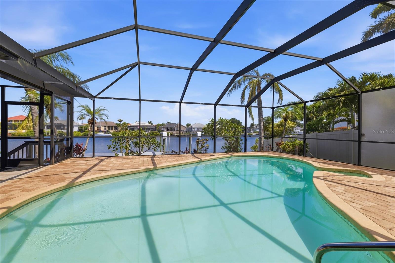 Photo of 831 CHIPAWAY DRIVE APOLLO BEACH FL 33572