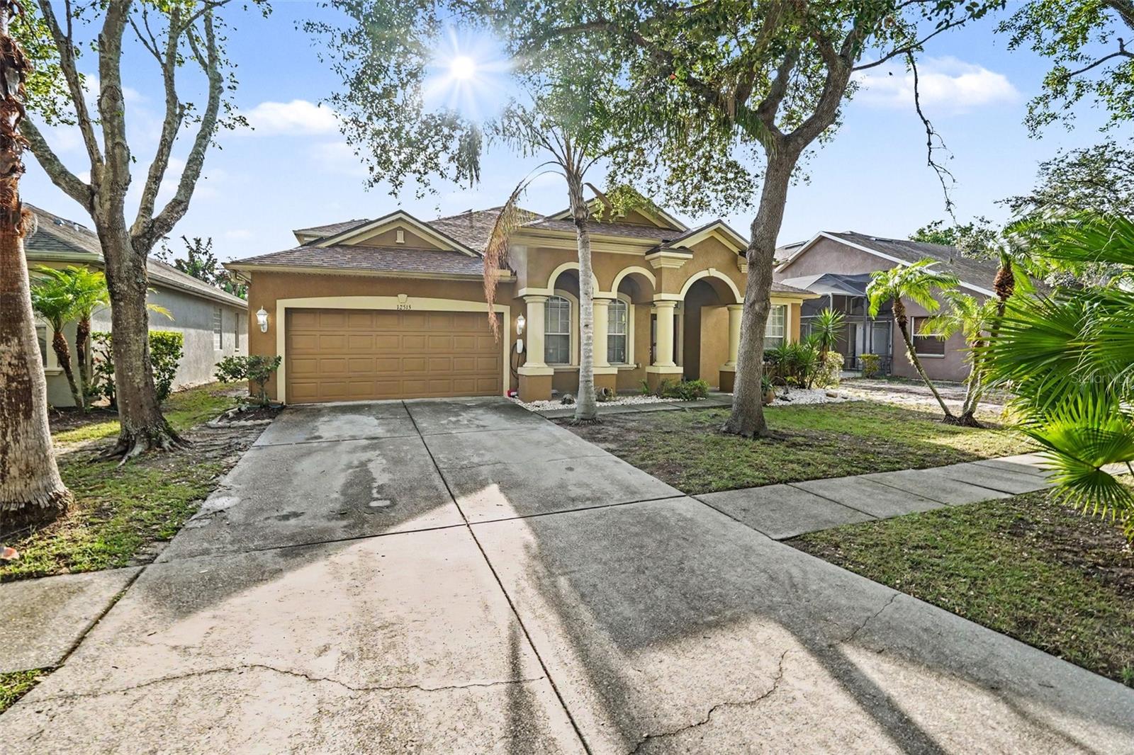 Photo of 12515 BURGESS HILL DRIVE RIVERVIEW FL 33579
