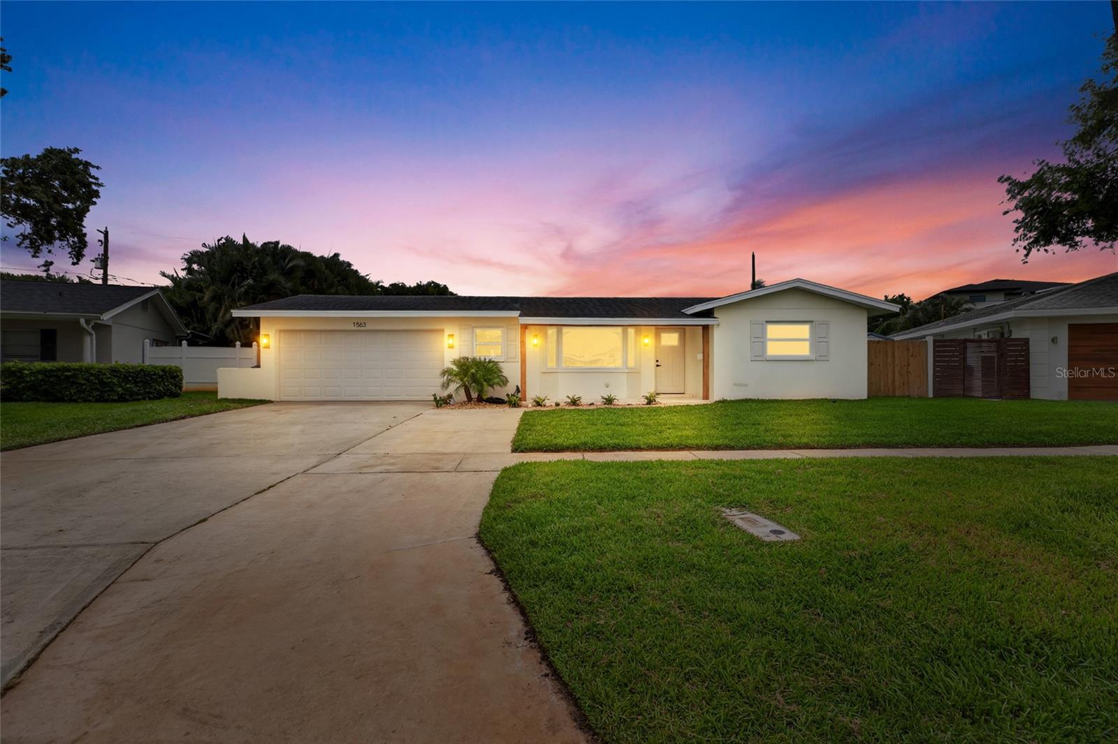 Photo of 1563 EDEN ISLE BOULEVARD ST PETERSBURG FL 33704